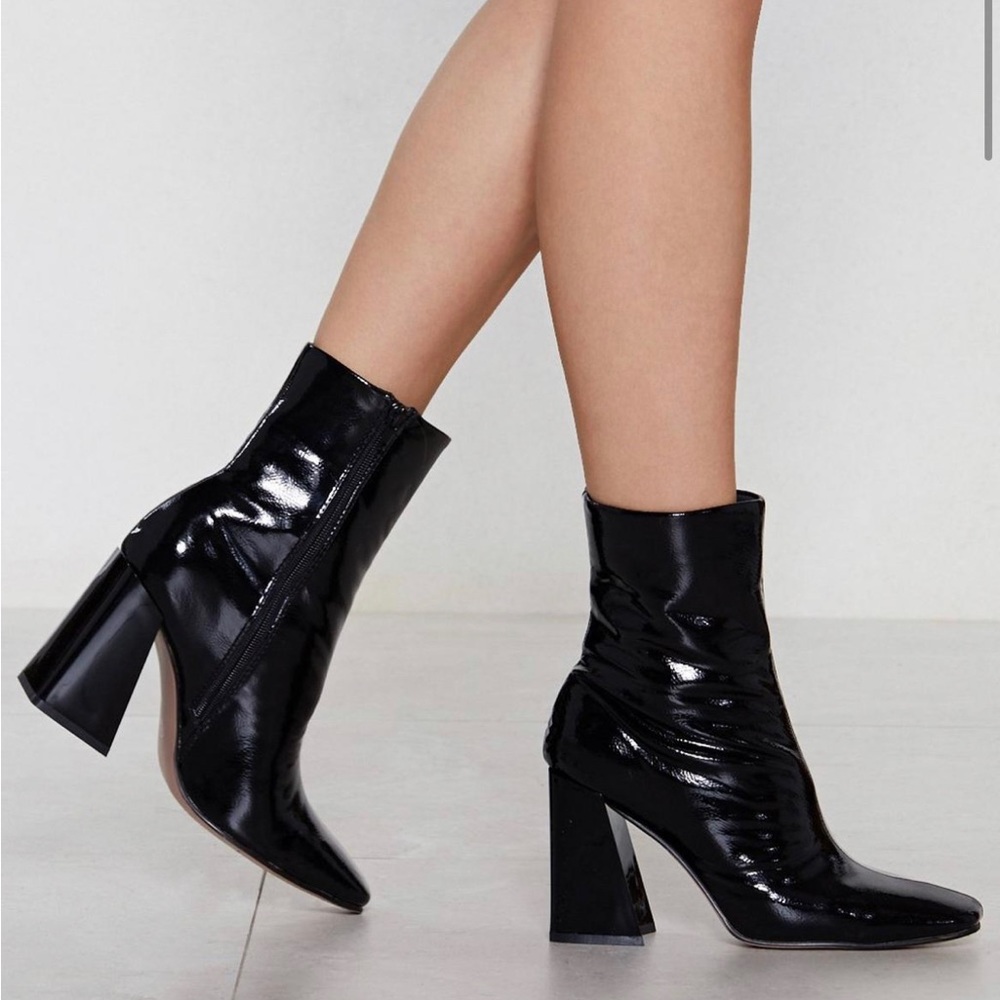 Nasty Gal Triangle Heel Patent Leather Boots | 8